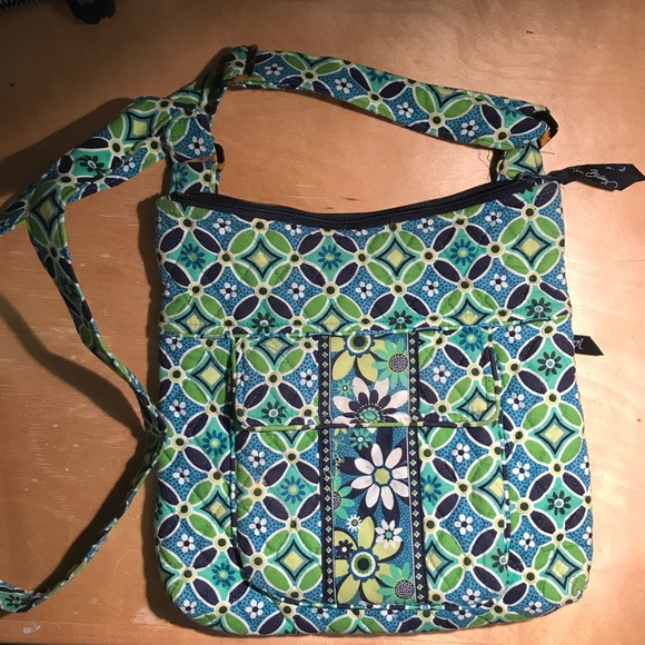 Vera Bradley Handbags - Vera Bradley Crossbody bag